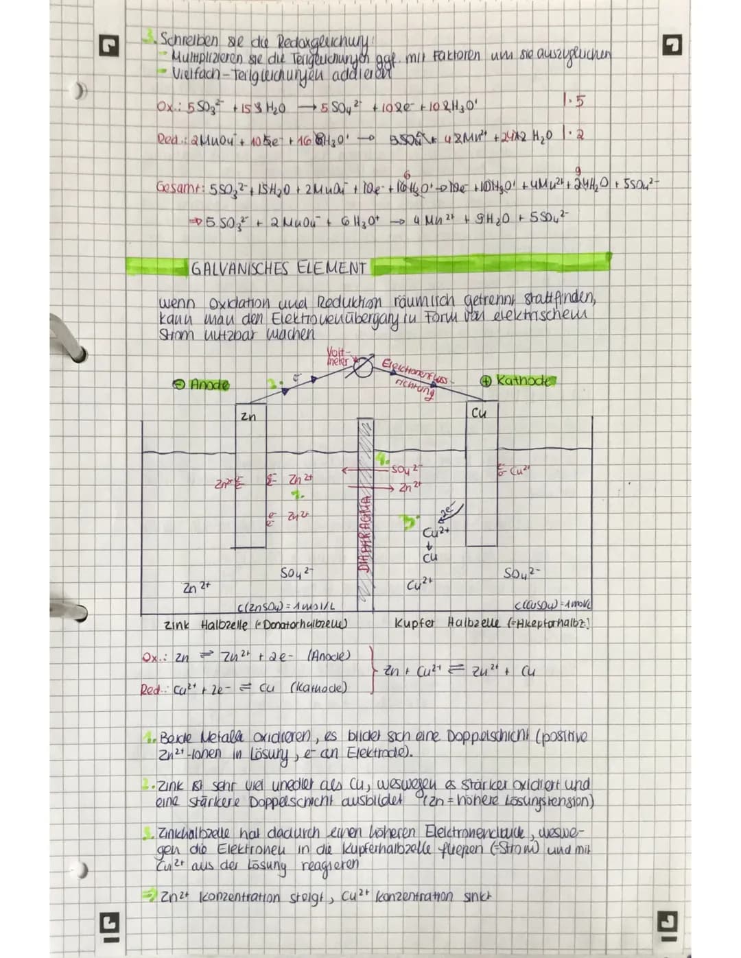 ELEKTROCHEMIE
REDOX REAKTIONEN
Der Begriff der Oxiclation wurde ursprünglich von Antoine lau-
rent de Lavoisier geprägt, der damit die verei