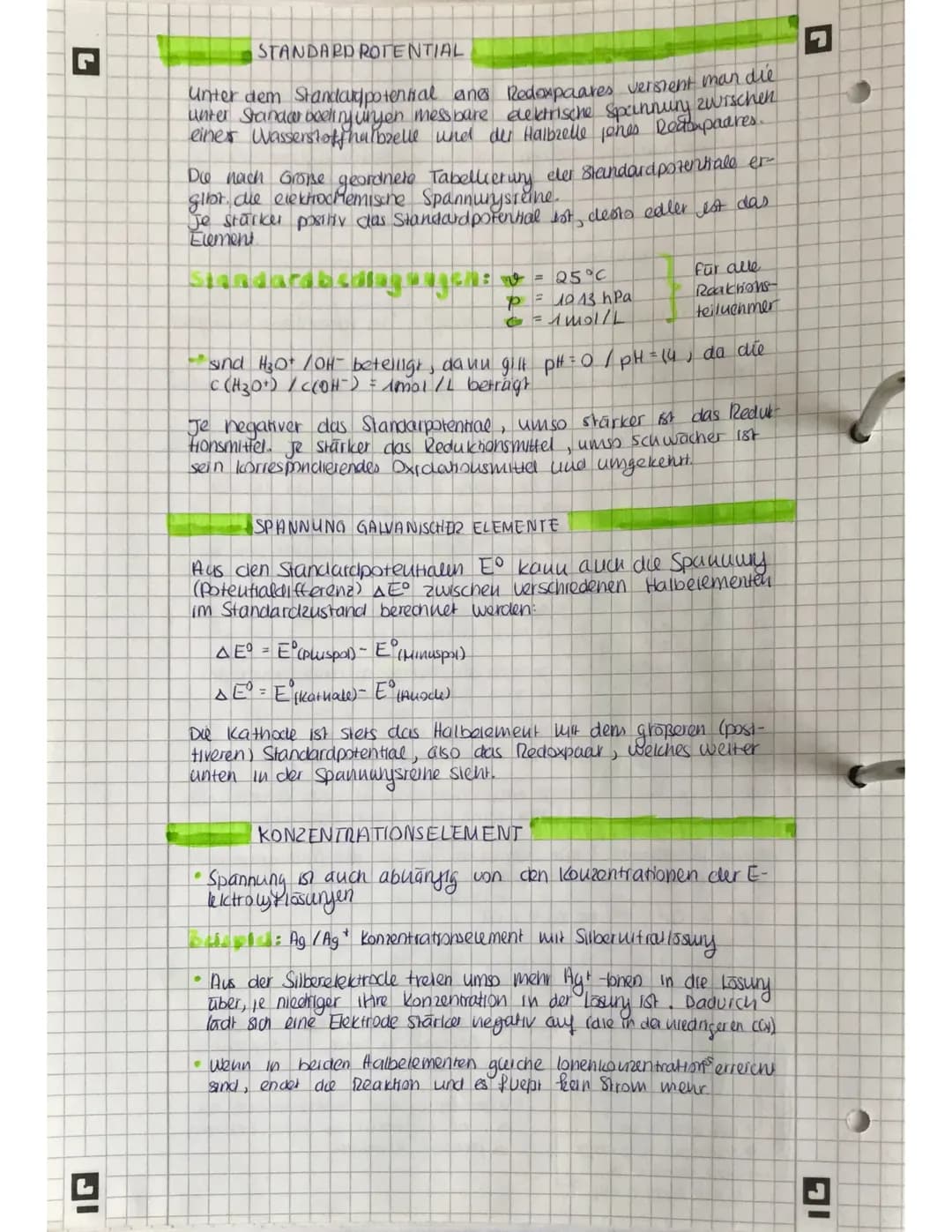 ELEKTROCHEMIE
REDOX REAKTIONEN
Der Begriff der Oxiclation wurde ursprünglich von Antoine lau-
rent de Lavoisier geprägt, der damit die verei