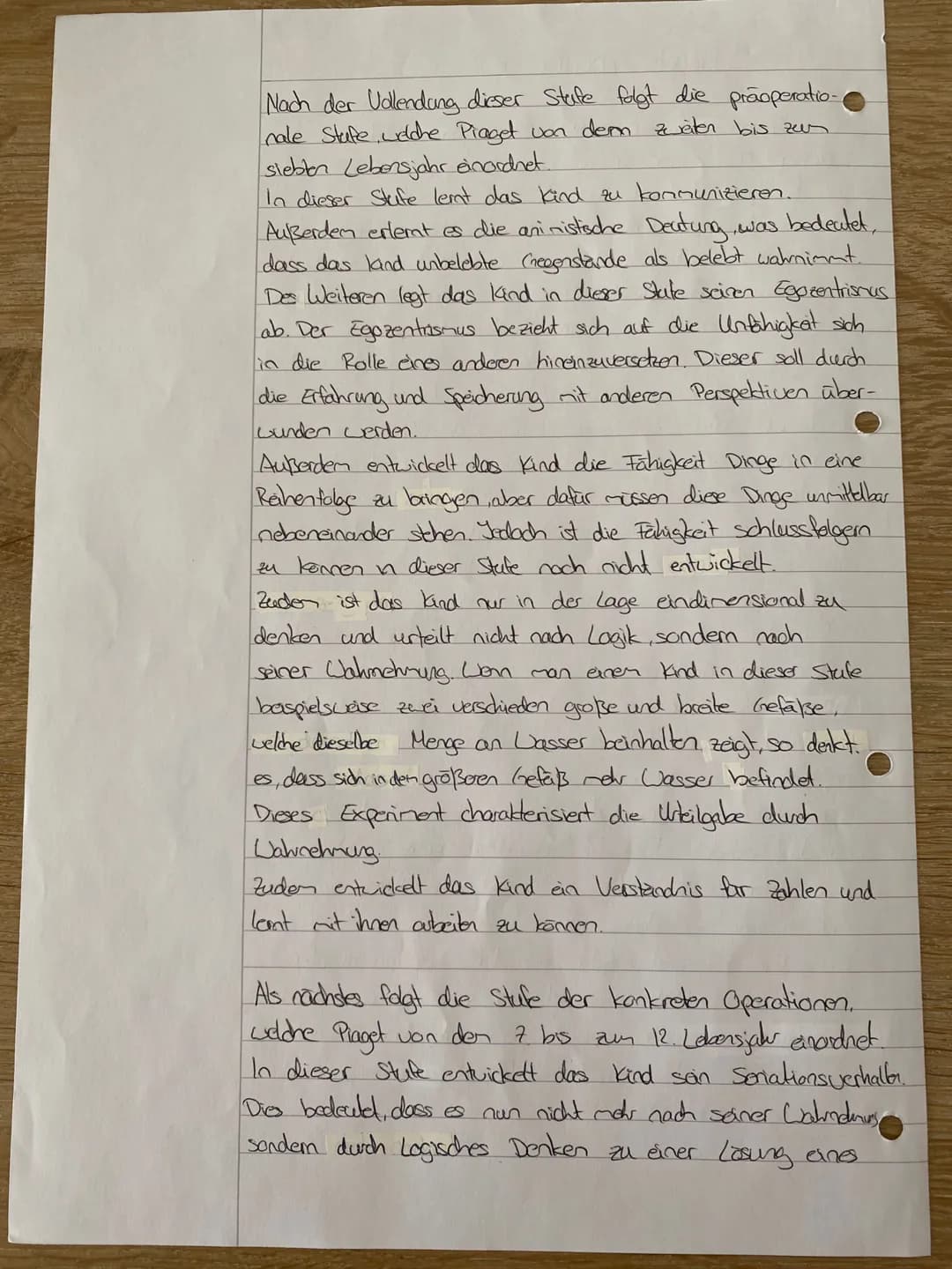 Piagels Theorie
Jean Piaget ist ein sehr einflussreicher Pädagoge,
welcher 1937 seine Theorie über die kognitive Entwicklung
von Kinder erst
