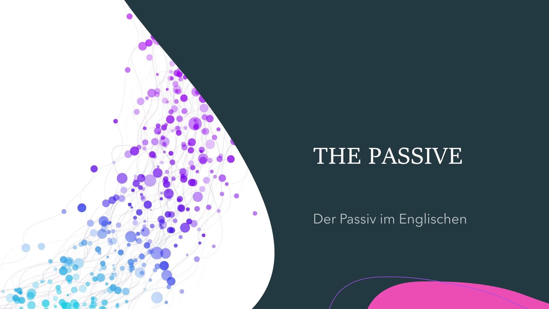 THE PASSIVE
Der Passiv im Englischen Simple present
Bildung:
am/is/are + past participle
Examples:
English is spoken in Australia.
The fries