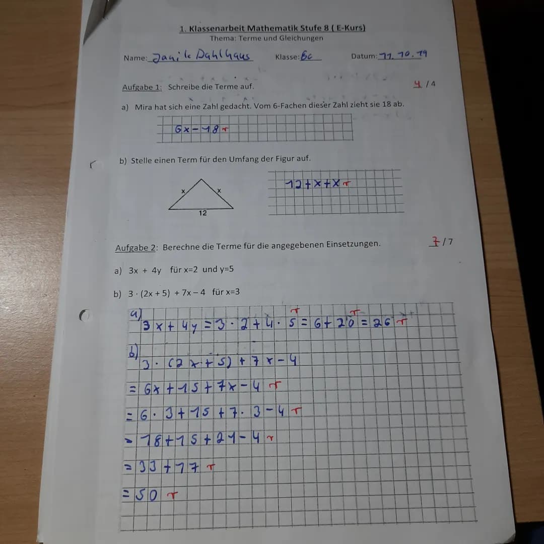 1. Klassenarbeit Mathematik Stufe 8 - Bewertungsbogen
Thema: Terme und Gleichungen
Name: Janik Dahlhaus
Kompetenz: Der/Die Schüler_in kann..