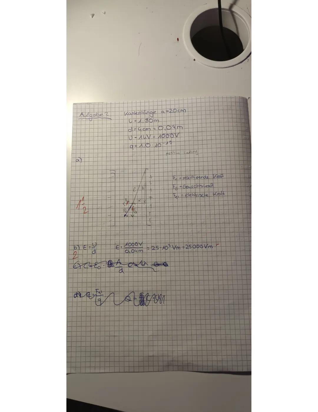 Klausur Elektrostatik (Spannung, elektrische Felder) 