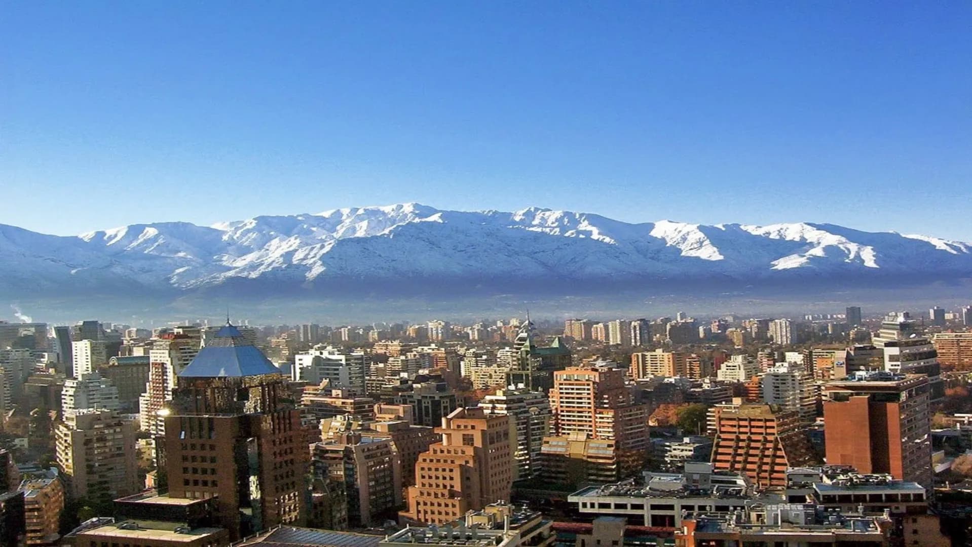 13333
www Chile La estructura
●
●
●
La naturaleza
●
La economía
La historia
La dictadura de Pinochet
La cultura
• Las fuentes
● geografía y
