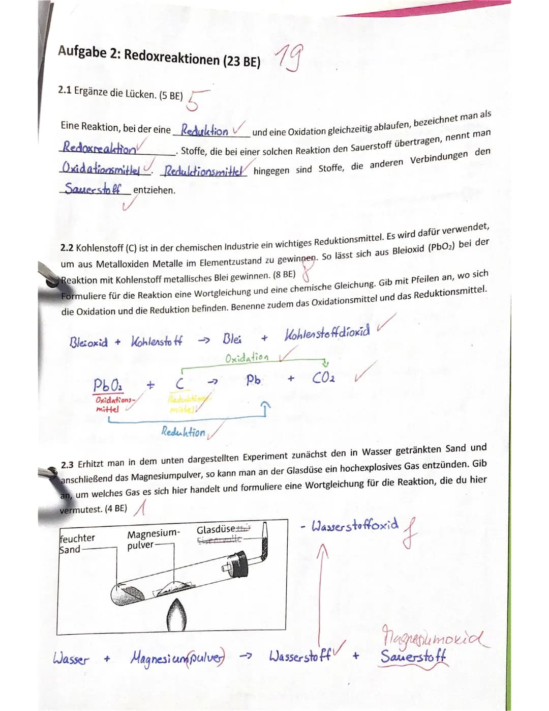 9 c Chemie
Name: Elisa
123456/0
113 113 1
Aufgabe 1: Metalloxide und Nichtmetalloxide (14 BE) 11
Eisenoxid
regelmäßige Gitterstruktur
Verhäl