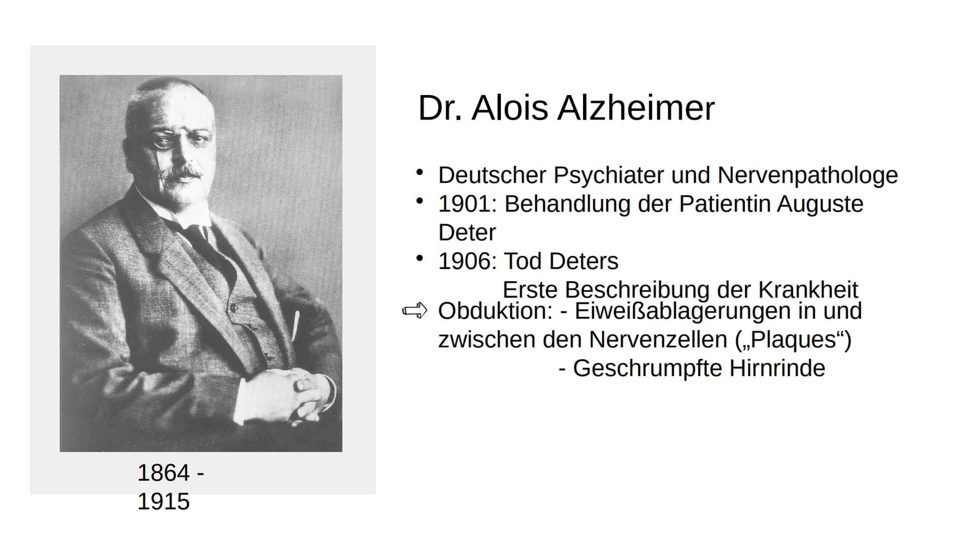Wie heißen Sie?
,,Auguste"
Familienname?
,,Auguste"
Wie heißt Ihr Mann?
Auguste Deter zögert, antwortet schließlich:
,,Ich glaube... Auguste