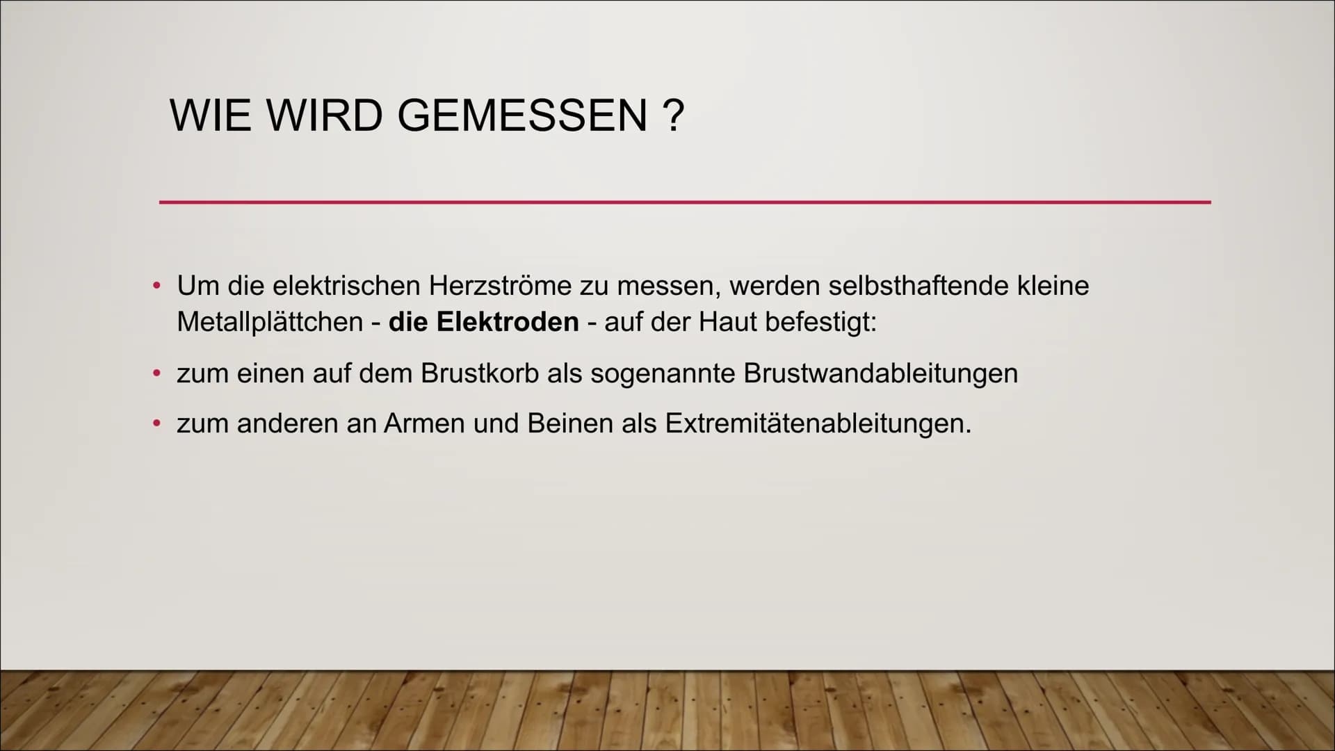 Das EKG
Vorhof- und Kammerflimmern
AV-Blöcke
Marcel, Joshua und Celina S. EKG (ELEKTROKARDIOGRAMM) -
HERZSTRÖME MESSEN
●
Das Herz ist ein Mu