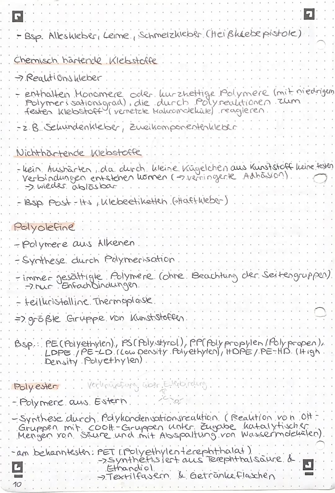 KUNSTSTOFFE
Kunststoffe -> rein synthetische oder aus Naturistoffer
gewonnene Polymere /Makromolekule
-> riesige. Molehvilketten/-netze.
-> 