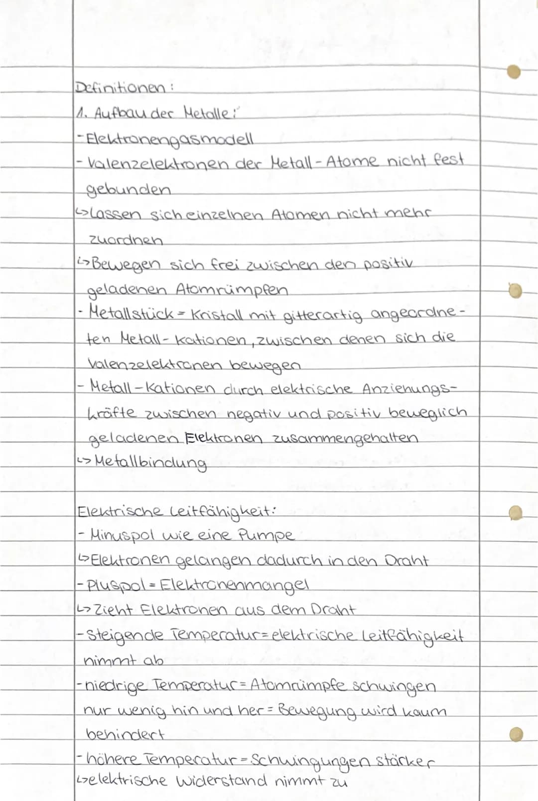 Sarah
Metalle
Eigenschaften:
- elektrisch leitfähig
-gute wärmeleitfähigkeit
- metallischer glanz
-gut verformbar
Verwendung:
-Fahrzeugbau
-