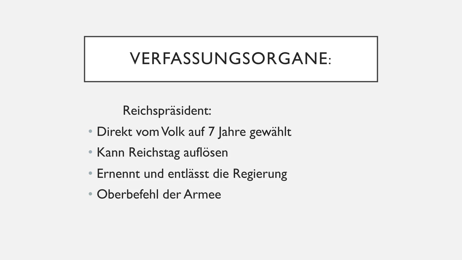 DIE WEIMARER
VERFASSUNG GLIEDERUNG:
1. Aufbau der Verfassung
II. Neue Rechte und Freiheiten des Volkes
III. Verteilung der Macht
IV.Mögliche