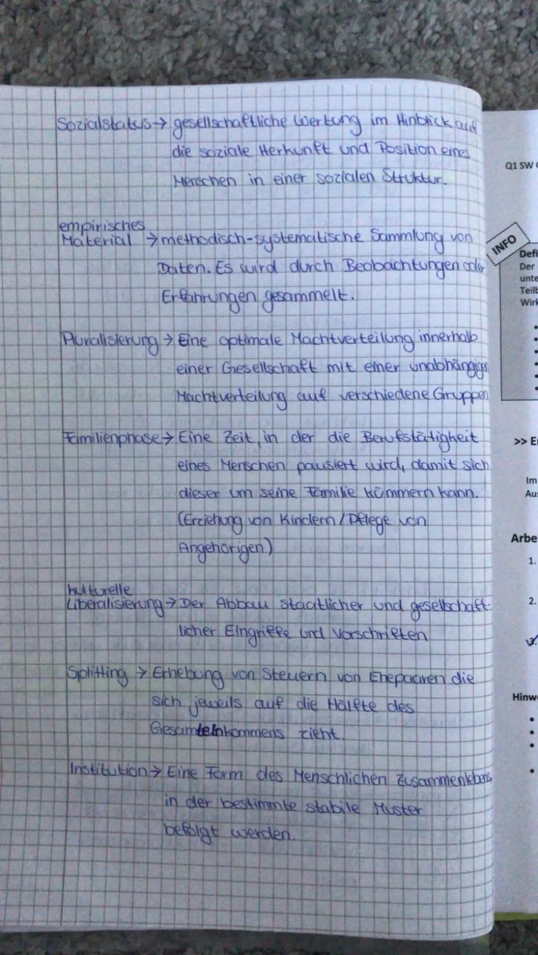 sowi
Glossar
Kaufkraft → Sie bezeichnet den Wert des Geldes
die Menge der Waren an die
und gibt
man kaufen kann.
Kebensstandard Er bezeichne