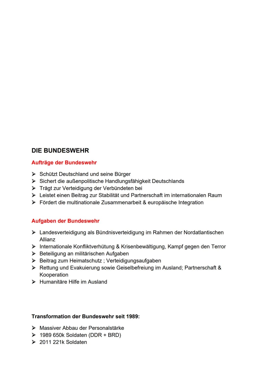 POLITIK 3. Semester
Krieg: „Der Krieg ist eine bloße Fortsetzung der Politik mit anderen Mitteln. Also wird
der Krieg nicht bloß als ein pol