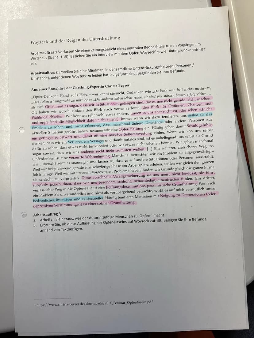 etwas genauer
Erörterung eines literarischen Werks - Woyzeck
Neid ist sehr häufig in unserer Gesellschaft vertreten. Viele gehen mit dem Ged