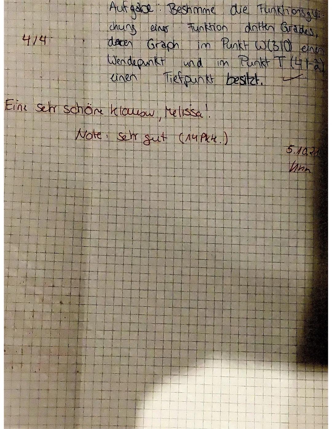 Mathe Q1
Checkliste:
0
Lass bitte überall etwa 6cm Rand frei (1/3 des Klausurbogens).
☐ Schreibe bitte deinen Namen auf die Aufgabenblätter 