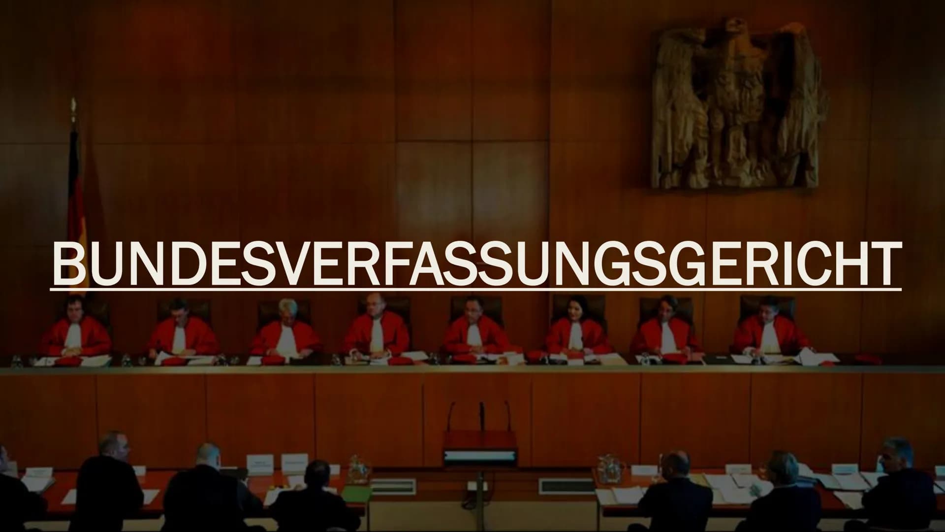 $2
BUNDESVERFASSUNGSGERICHT Inhalt
■Allgemeines
■Aufgaben
■ Richter
1. Frage
■ 2. Frage Allgemeines
Bundesverfassungsgericht sitzt in Karlsr