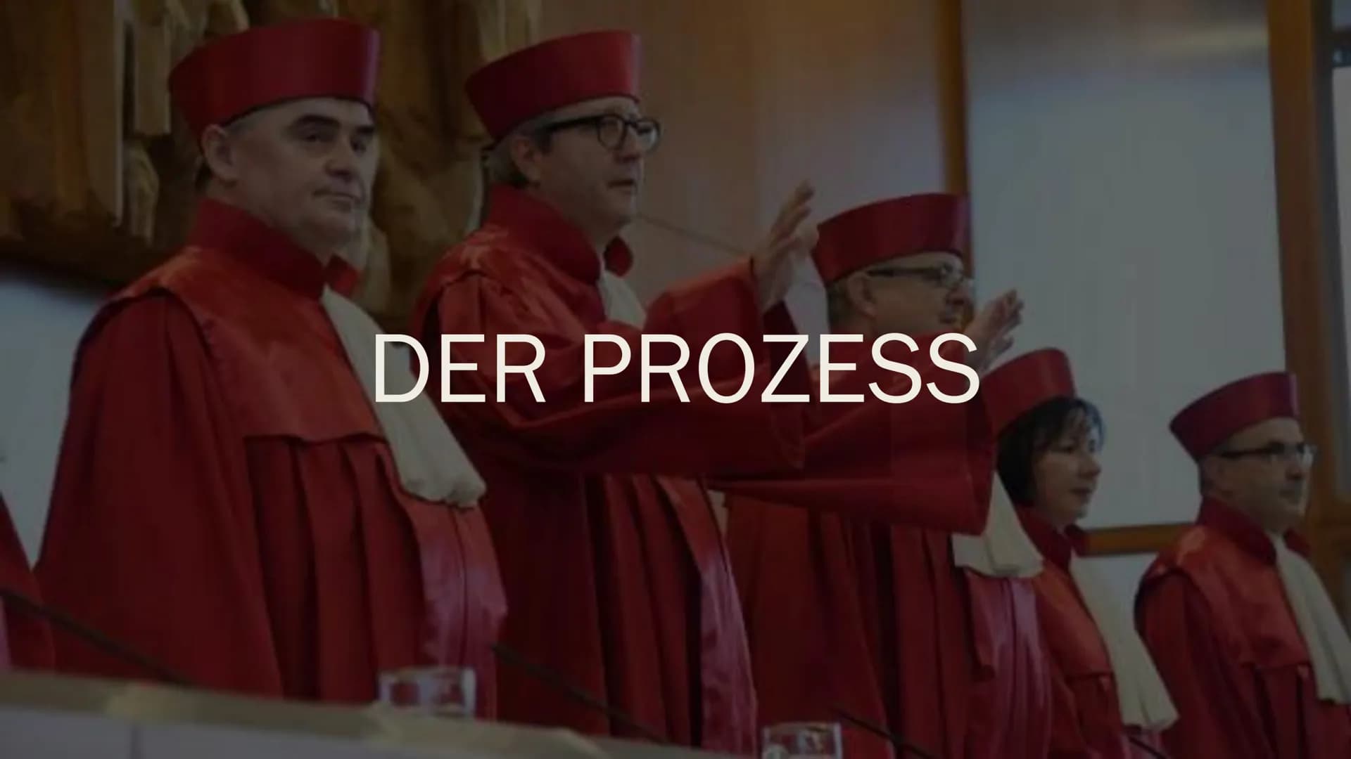 $2
BUNDESVERFASSUNGSGERICHT Inhalt
■Allgemeines
■Aufgaben
■ Richter
1. Frage
■ 2. Frage Allgemeines
Bundesverfassungsgericht sitzt in Karlsr