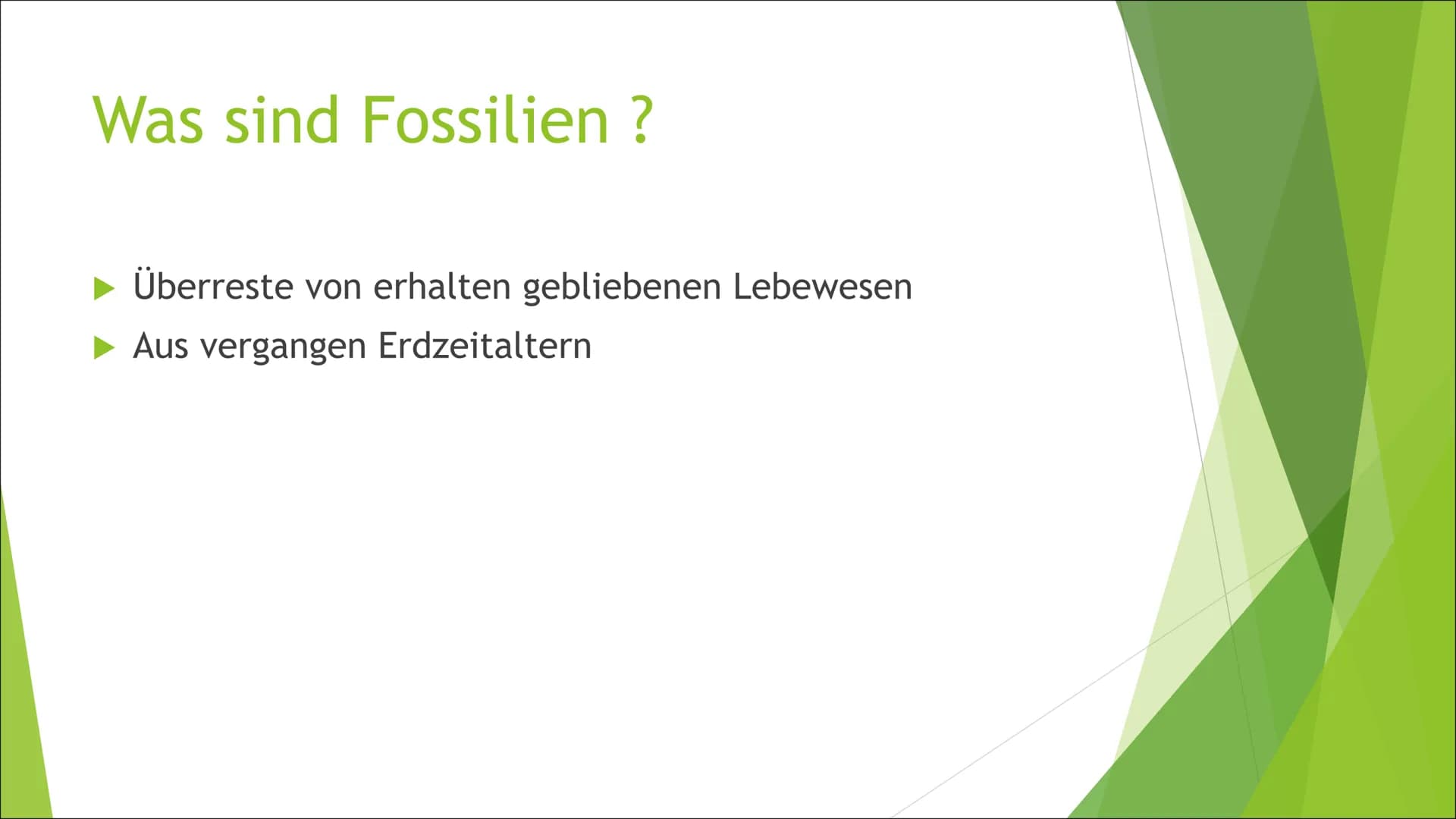 (Lebende) Fossilien und
Brückentiere
Liam Inhaltsverzeichnis
► Was sind Fossilien?
► Geschichte
► Ablauf Fossilisation
► Bedingungen Fossili