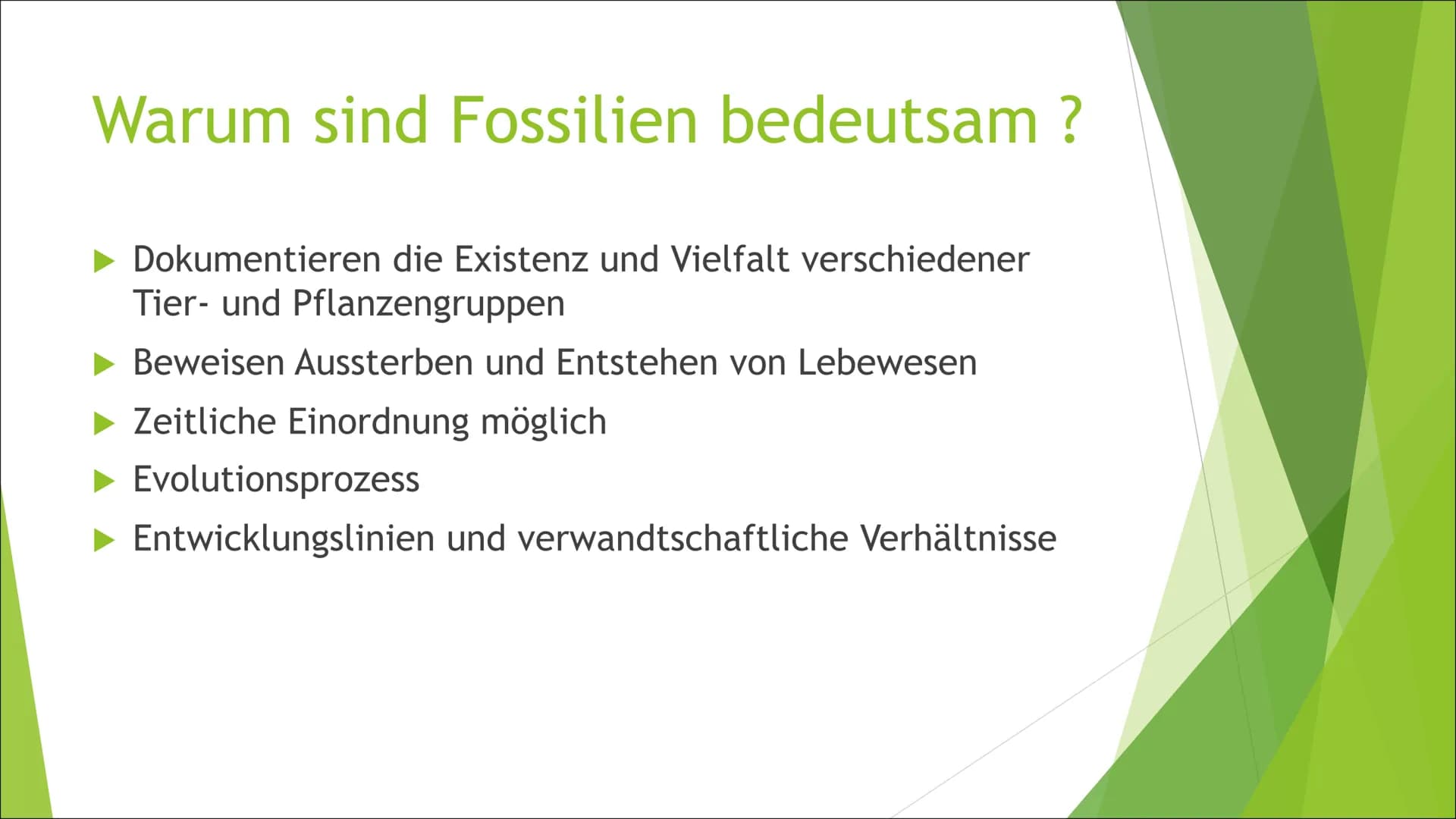 (Lebende) Fossilien und
Brückentiere
Liam Inhaltsverzeichnis
► Was sind Fossilien?
► Geschichte
► Ablauf Fossilisation
► Bedingungen Fossili
