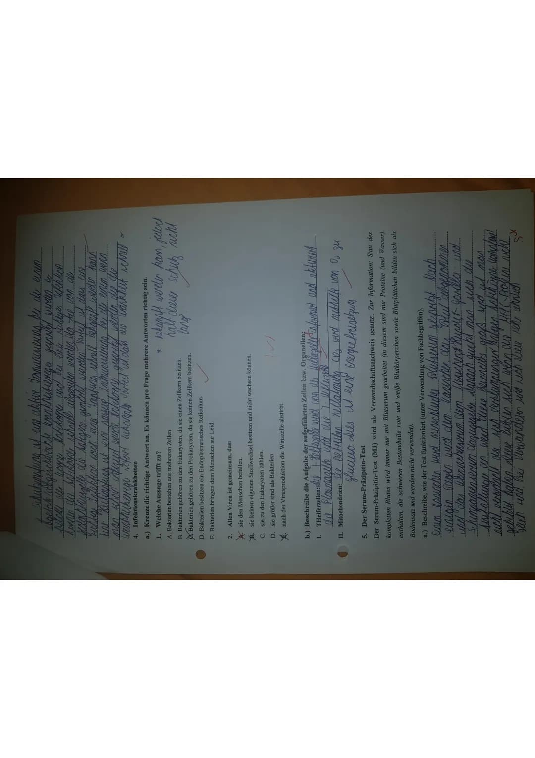 9L2 (Re)
Name:
Lisa Holm
Biologieklausur Nr. 1
1.
Antibiotika
a) Erkläre, wie Antibiotika entdeckt wurden.
30.10.2018
Bearbeitungszeit: 45mi
