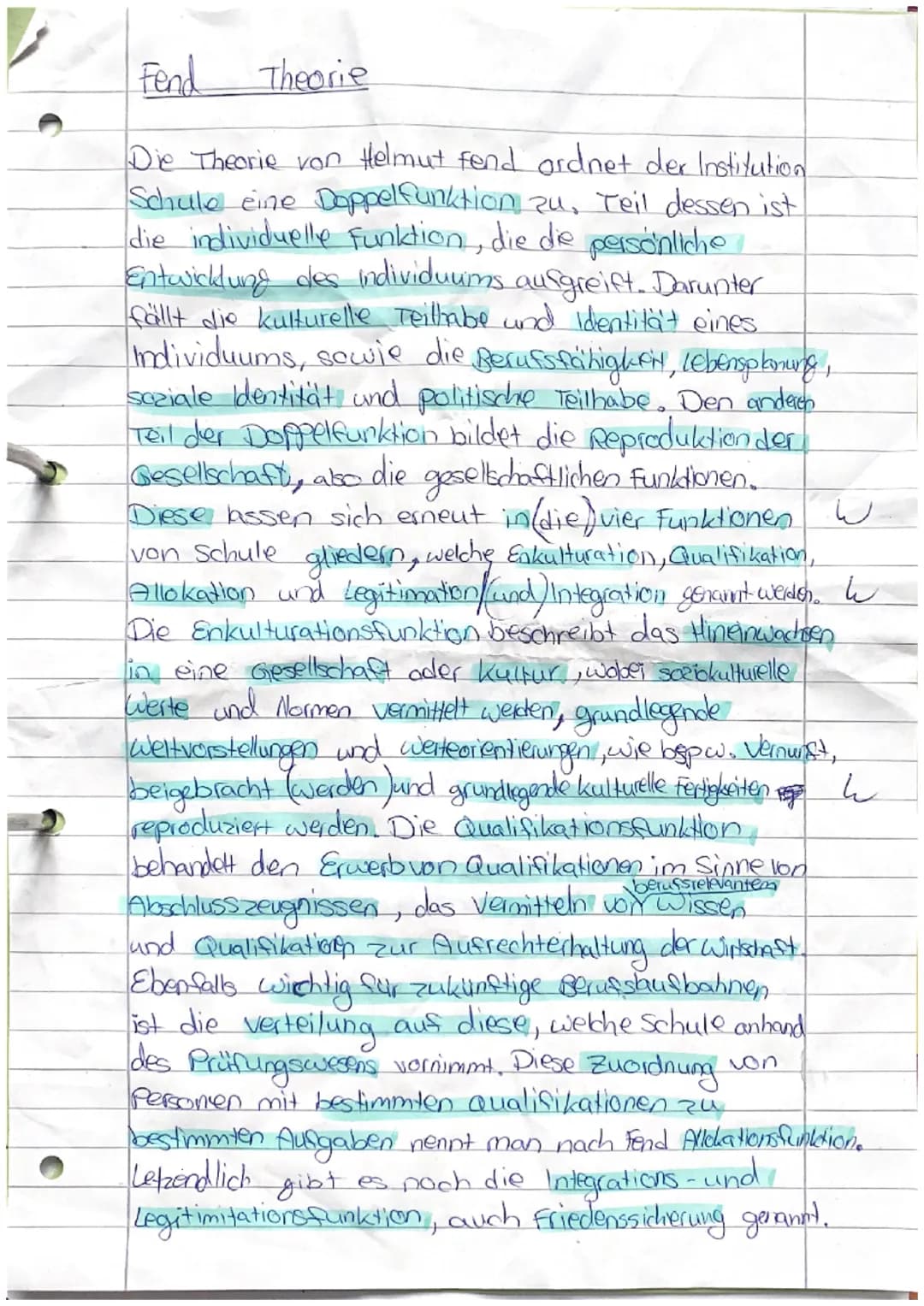 Fend Theorie
W
Die Theorie von Helmut fend ordnet der Institution
Schule eine Doppelfunktion 24, Teil dessen ist
die individuelle funktion, 