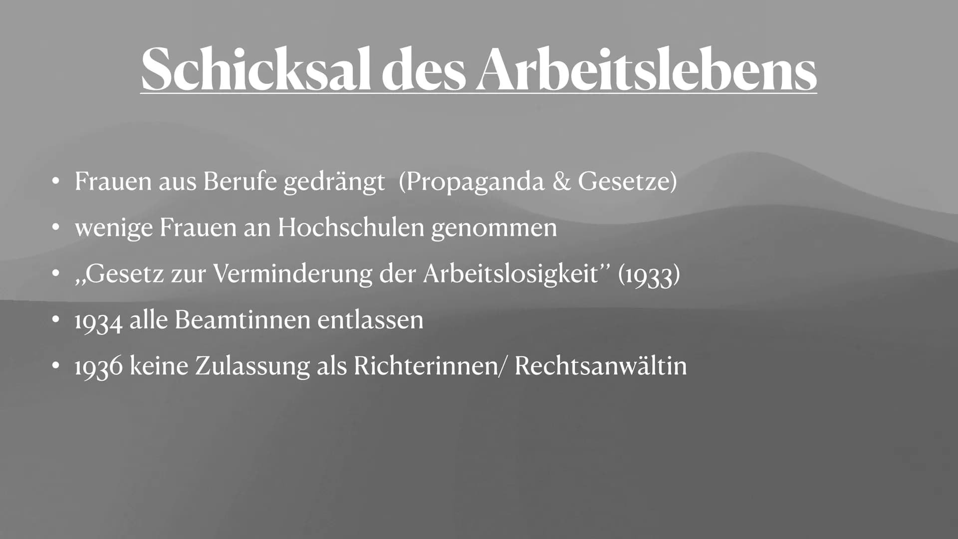 Lotte, Natalie & Anna
Rolle der Frau
A Im Nationalsozialismus Zitat
,,Die Welt der Frau sei die Familie, ihr
Mann, ihre Kinder, ihr Heim."
H