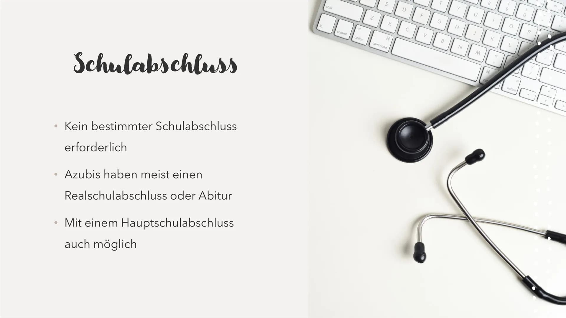 Zahnmedizinische/
Fachangestellte/r
11791
r Inhaltsverzeichnis
●
●
●
●
●
●
●
Definition
Schulabschluss
Ausbildung/ Gehalt
Voraussetzungen
Au