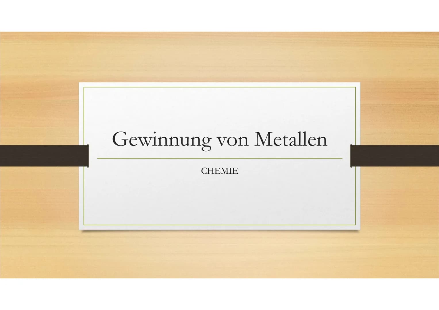 
<h2 id="einfhrung">Einführung</h2>
<p>Fast alle Metalle liegen in der Natur nicht in elementarer Form vor, sondern sind in Form ihrer Erze,