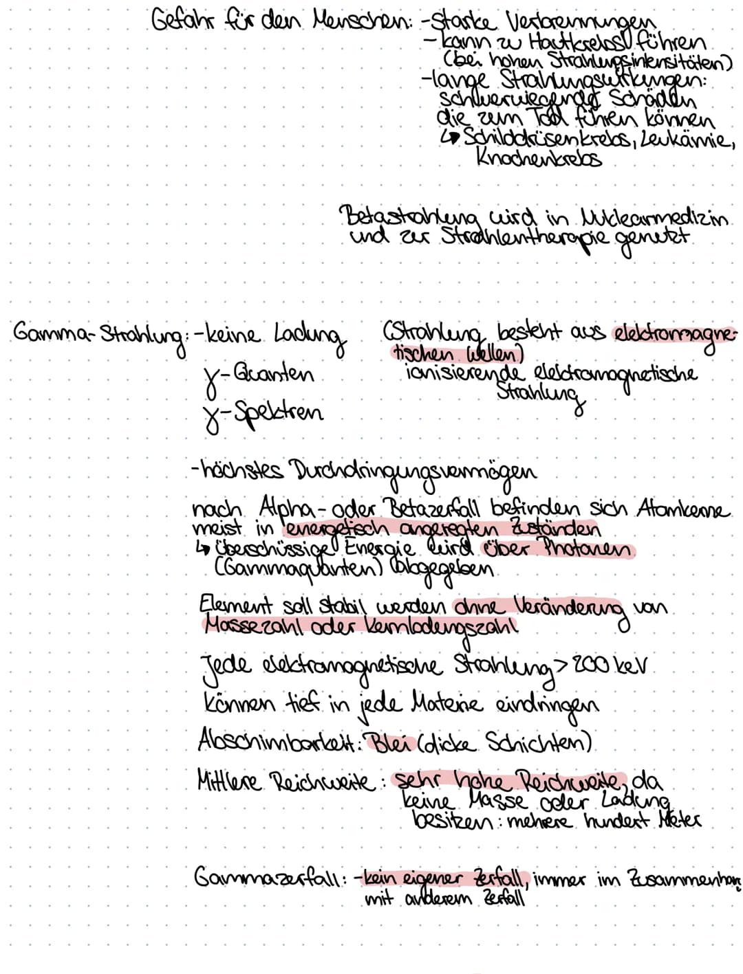 Atommodelle:
Physik
Thomson: -Atame enthalten negative Teilchen; Elektronen
-Alame sind nicht die kleinsten Einheiten.
-Atome sind teilbar
A