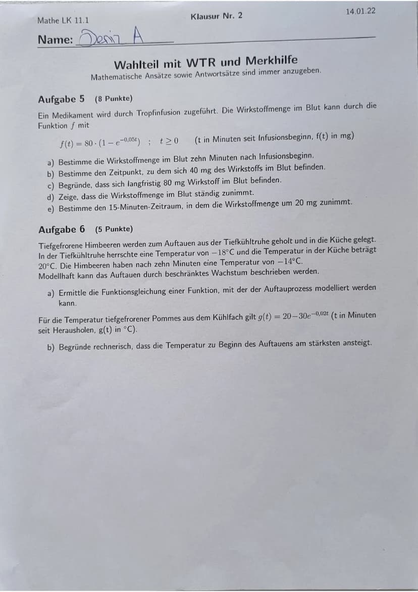 Mathe LK 11.1
Name: Deniz A.
Klausur Nr. 2
Aufgabe 1 (3 Punkte)
Bestimme jeweils die Funktionsgleichung von f'.
a) f(x) = ²x-4
b) f(x) = (e³