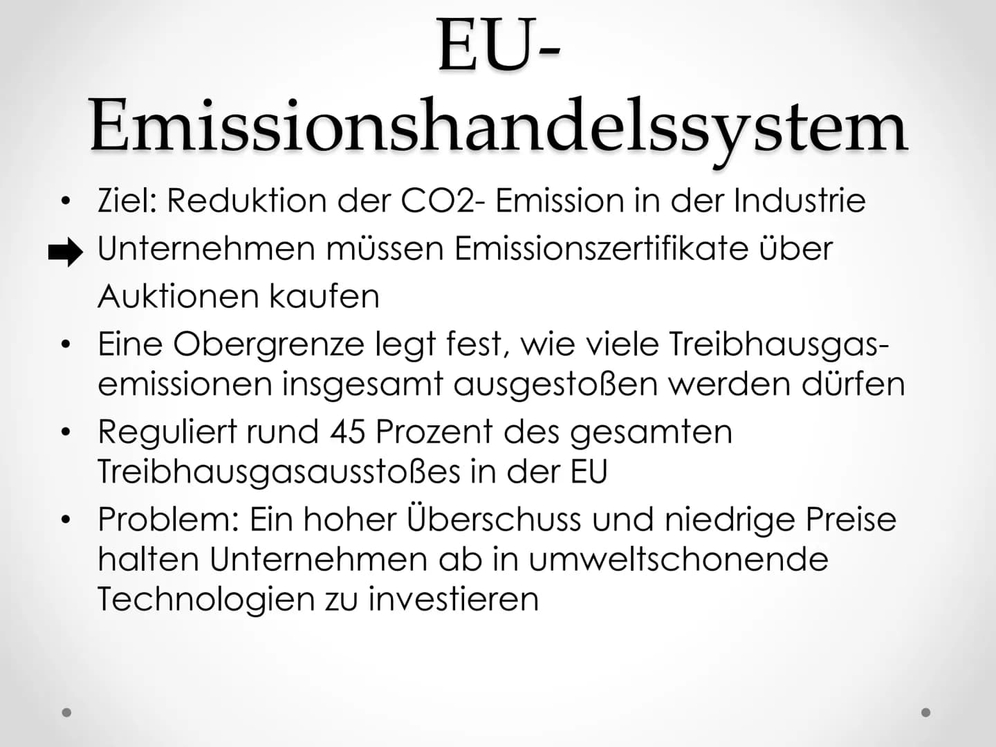 Erdkunde
Schriftliche Ausarbeitung
Maßnahmen gegen Treibhausemissionen
CO2 Ausstoß
Gliederung:
1. Pariser Abkommen
2. Maßnahmen
2.1 Das EU-E