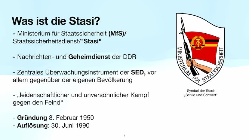 Die Stasi
WIE WEIT DARF EIN GEHEIMDIENST GEHEN?
29.11.2022 1.
Herzlich Willkommen zu meiner Präsentation
Die Stasi - Wie weit darf ein Gehei