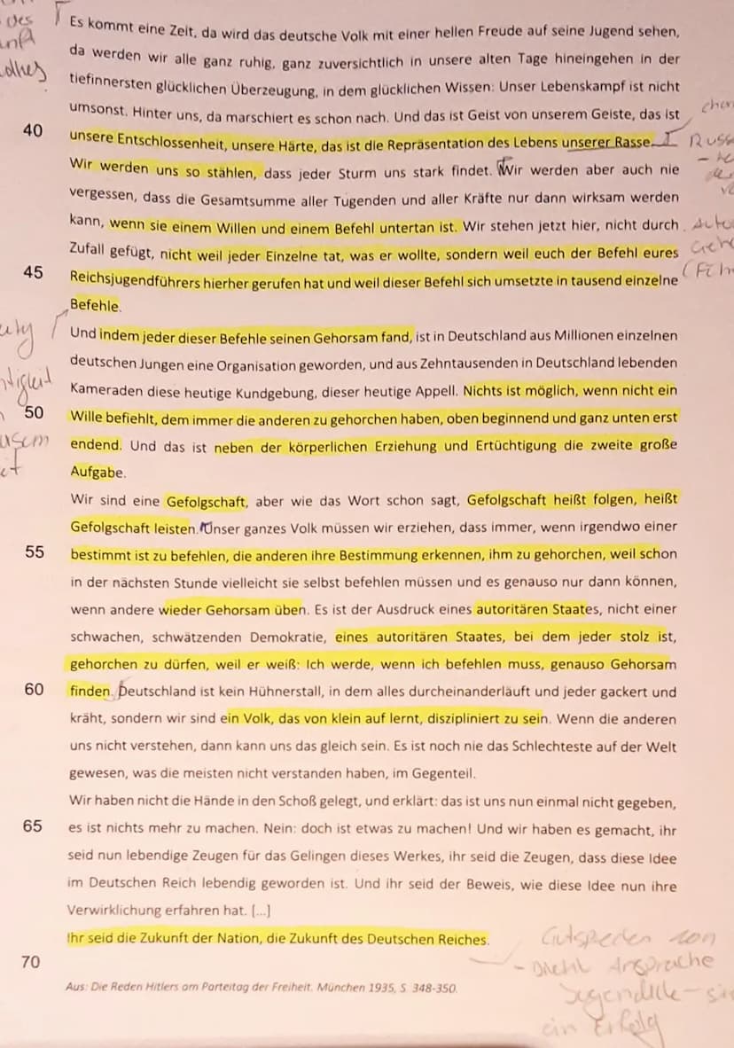 Pädagogibblausur ir. 1
1.1 Bei dem worliegenden Text handelt
es sich um eine
Rede Adolf Hitlers,
welde er in
Nürnberg 1935 am Reichspartei-
