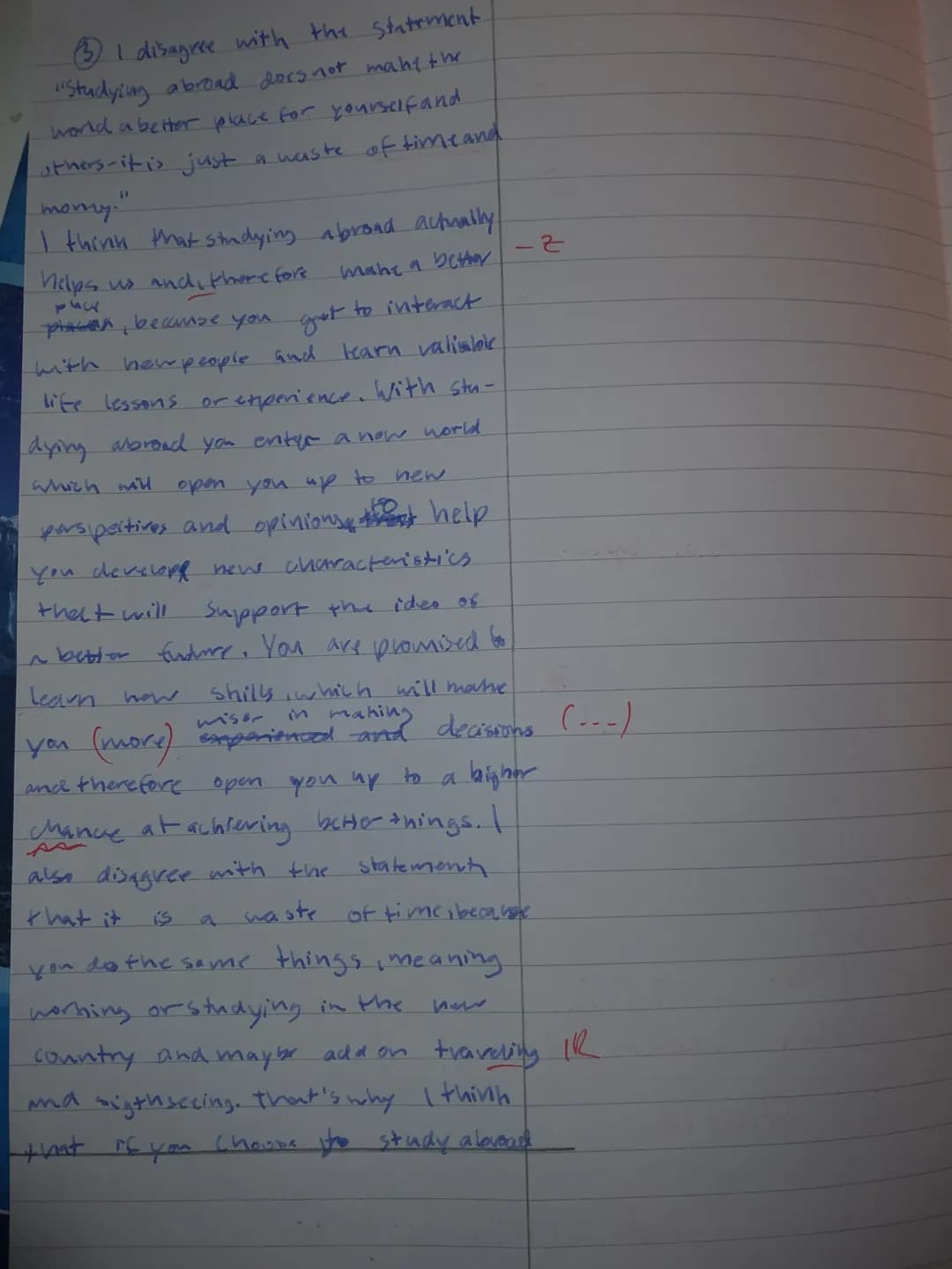 Englisch EF G4
SJ
1. Outline the reasons Michelle Obama gives for and against studying abroad.
(Comprehension) (8 Punkte)
2. Analyse how Mic