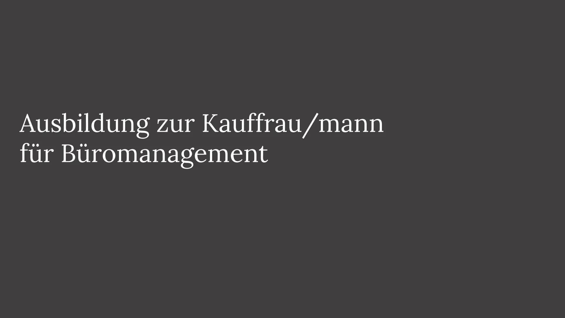 Wer beantwortet
eigentlich meine Fragen
die ich dem
Kundendienst stelle?!
WXY 17
KAUFFRAU/MANN FÜR
BÜROMANAGEMENT
MÖBELHAUS HÖFFNER
H INHAL
