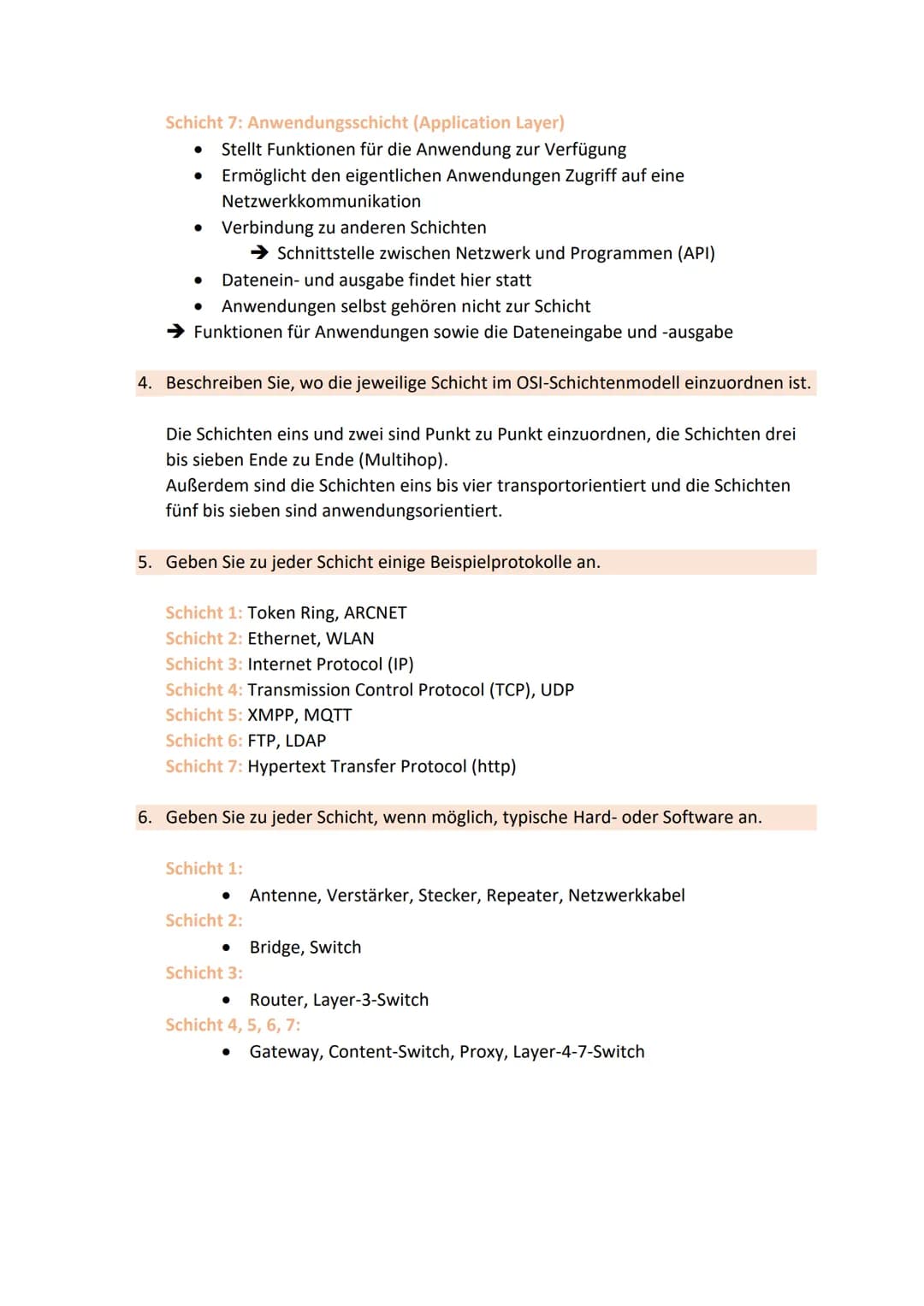 1. Beschreiben Sie den Ablauf eines Kommunikationsvorganges zwischen zwei
Netzwerkknoten anhand des OSI-Schichtenmodells.
Wenn ein Sender ei