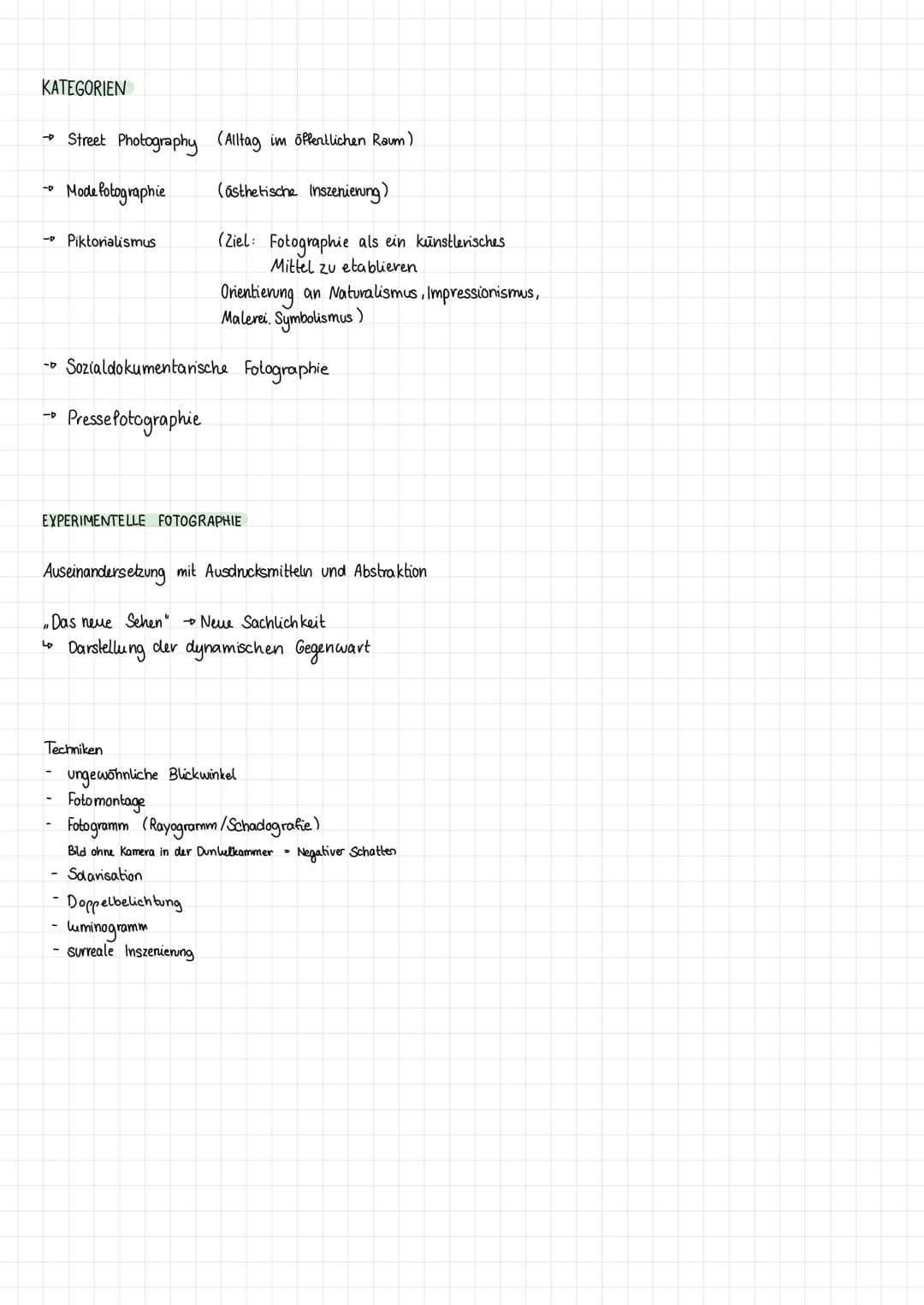 FOTOGRAPHIE DOKUMENTARISCHE FOTOGRAPHIE
Lo Foto als authentisches Zeit dokument, das gesellschaftliche Gegebenheiten aufzeichnen
Momentaufna