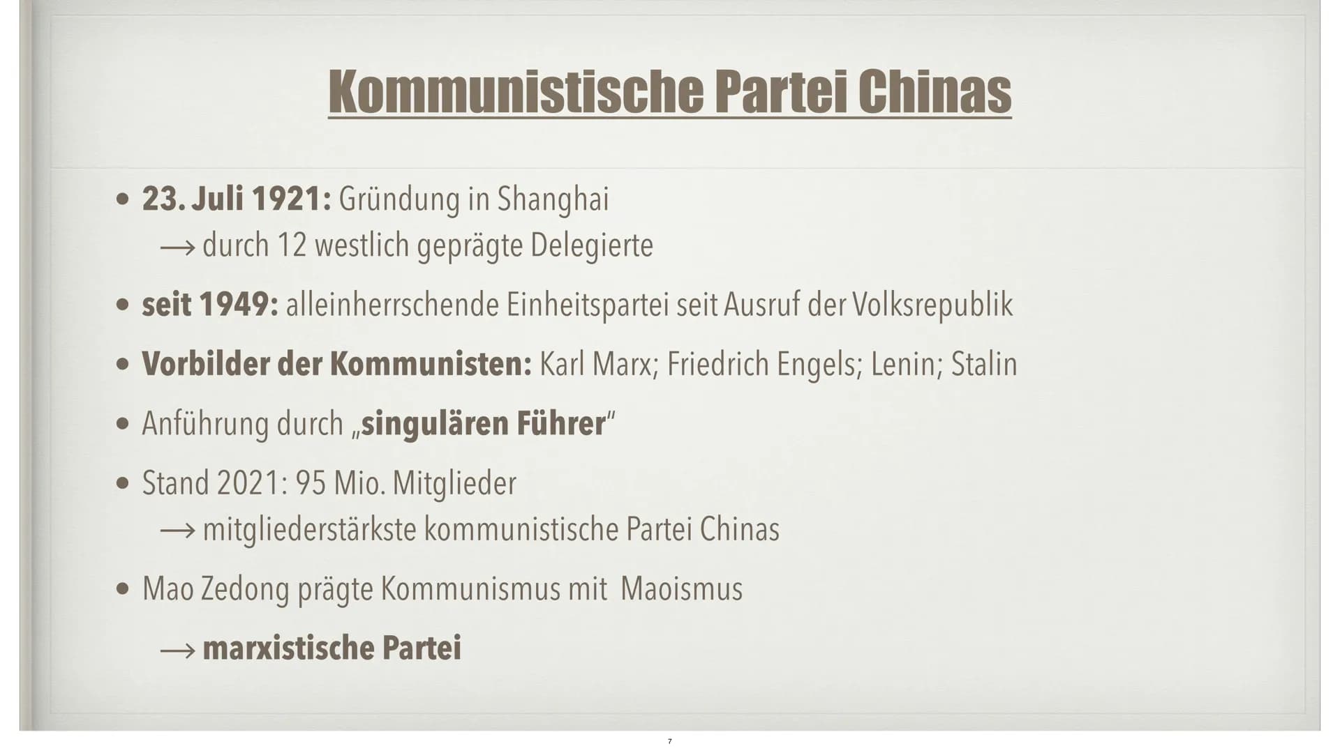 CHINA UNTER MAO
von Marisa Schnepel und Julia Brinkmann • Ende des Kaiserreichs
Kuomintang
• Kommunistische Partei Chinas
• Mao Zedong
Bürge