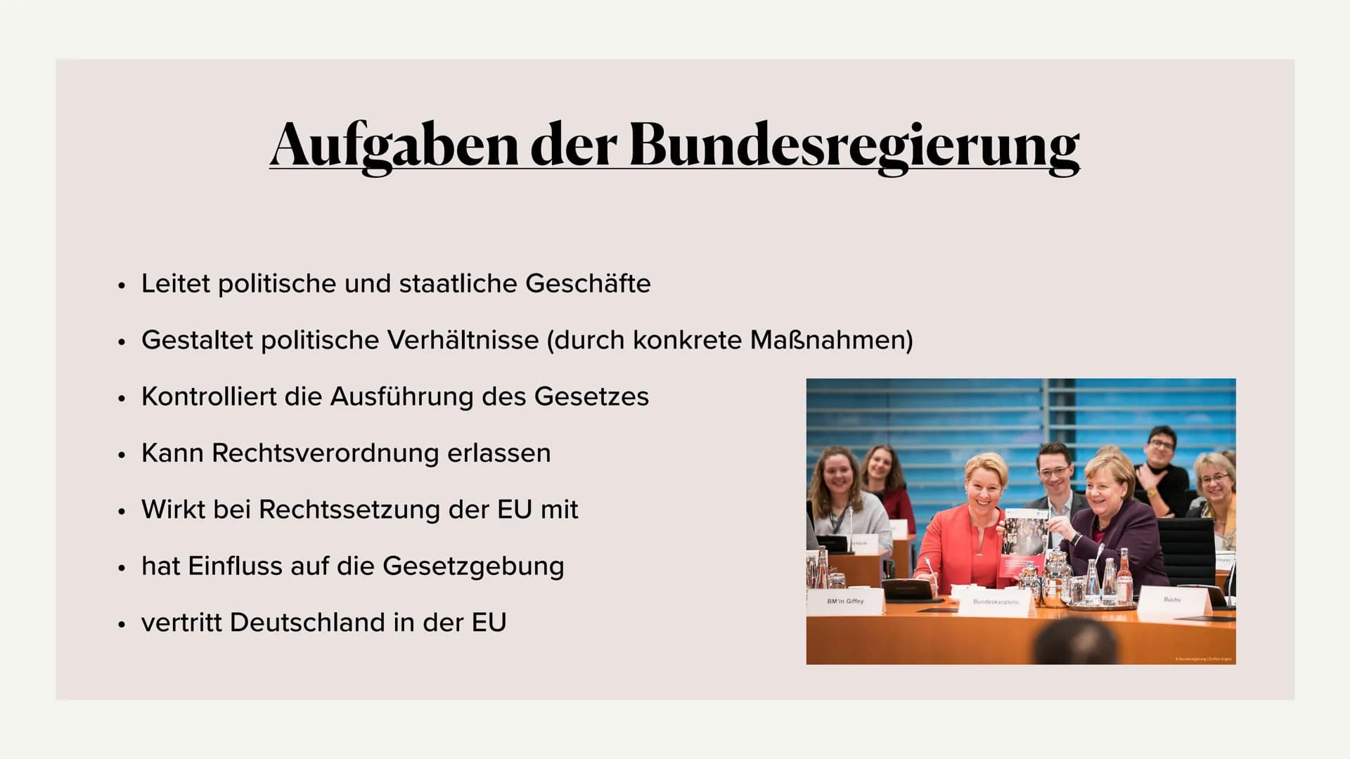 
<h2 id="seitwanngibtesdiebundesregierung">Seit wann gibt es die Bundesregierung?</h2>
<p>Die Bundesregierung wurde am 15. September 1949 ge