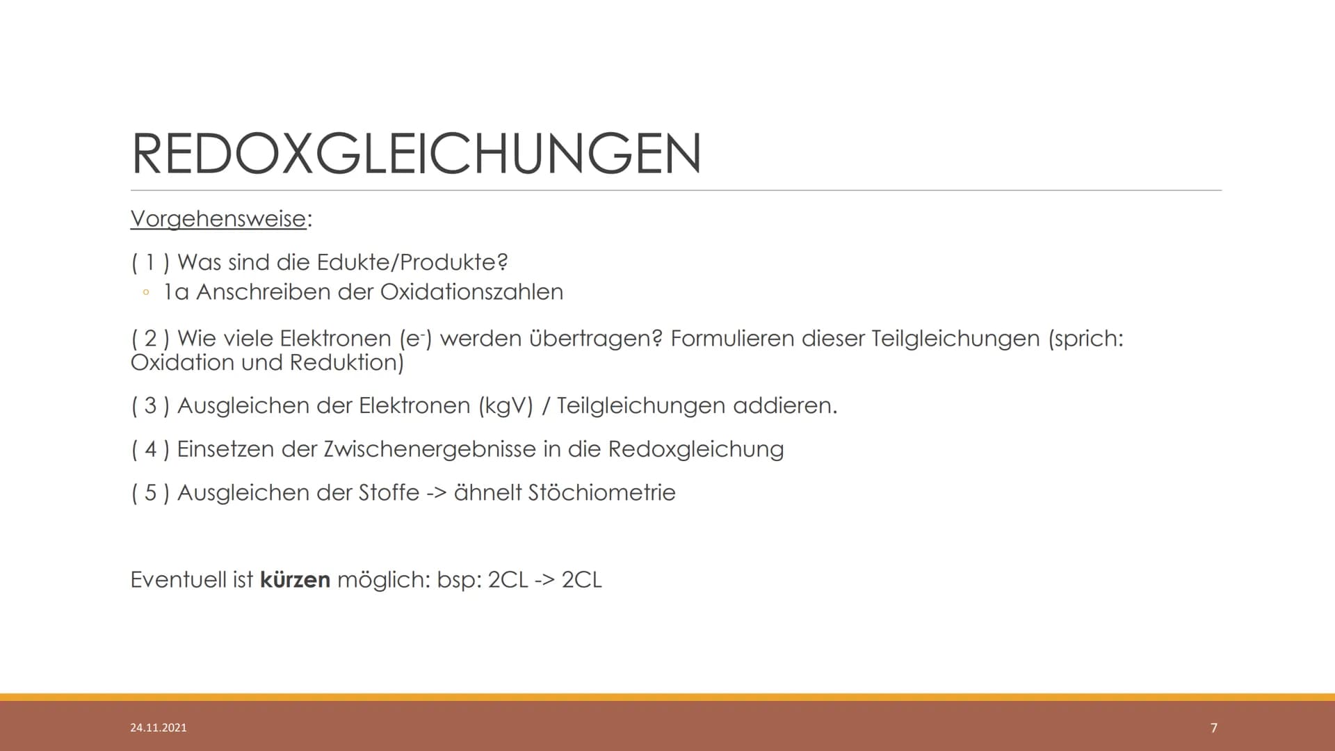 REDOX-REAKTIONEN
HILFESTELLUNGEN
24.11.2021
HOFER, 3A
1 WAS SIND REDOXREAKTIONEN?
Elektronenübertragungsreaktionen sprich: bei diesem Thema 