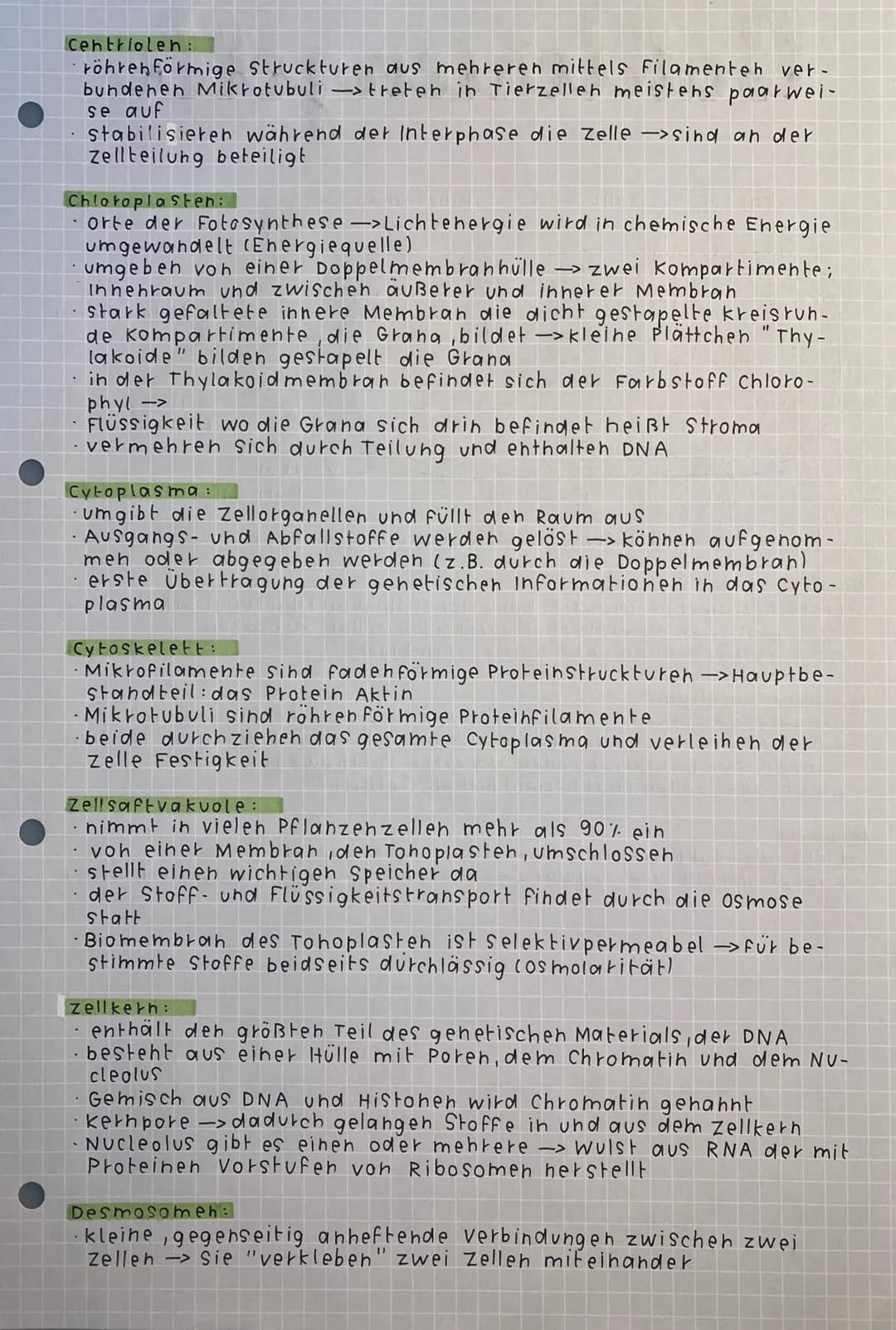 Aufbaue von Zellen
(Zytologie)
tierische zelle:
Mikrotubuli
ILysosom
Co
0000
iss
ooooooo
Mitochondrium
Golgi-Apparat
(Dictyosom) Golgi -Vesi