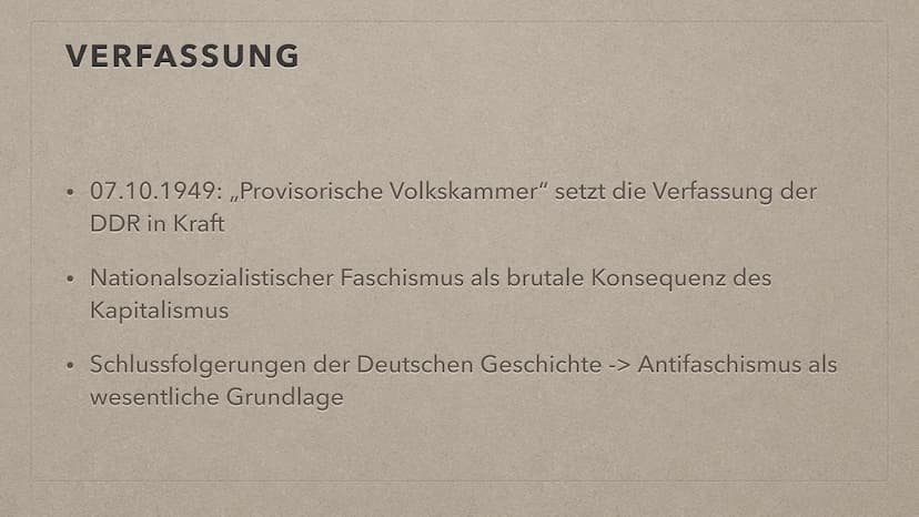 Es lebe die
DEUTSCHE
DEMOKRATISCHE REPUBLIK
FDO
GRUNDLAGEN DER DDR
S INHALT
●
●
●
●
●
●
Leitfrage
Verfassung
Marxistisch-leninistische Grund