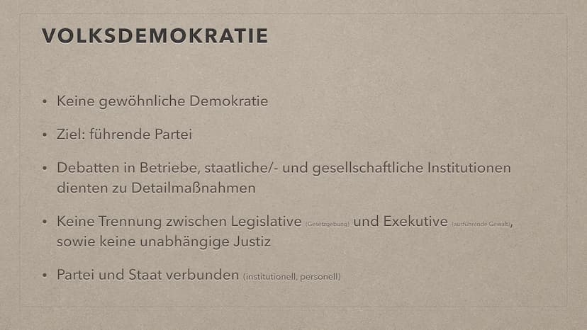 Es lebe die
DEUTSCHE
DEMOKRATISCHE REPUBLIK
FDO
GRUNDLAGEN DER DDR
S INHALT
●
●
●
●
●
●
Leitfrage
Verfassung
Marxistisch-leninistische Grund