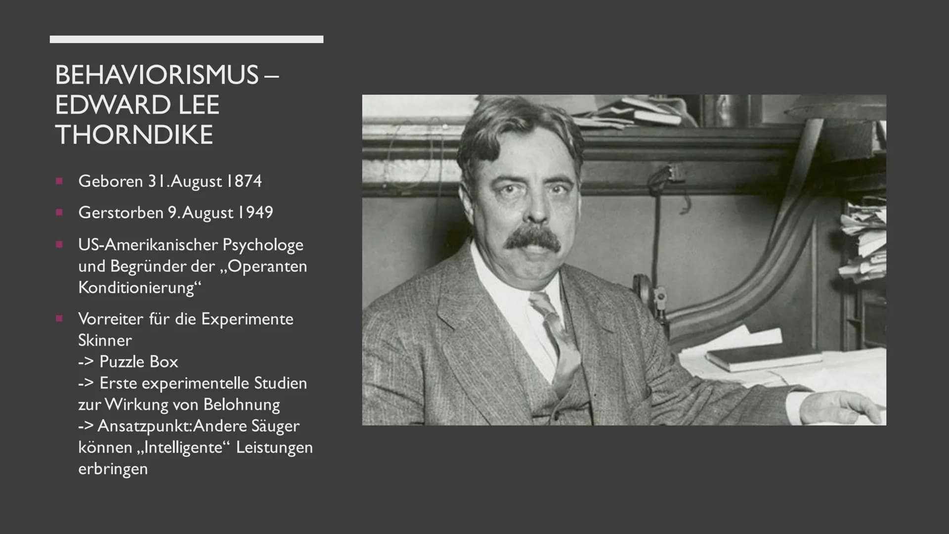 SPRACHERWERBSTHEORIEN
PRÄSENTATION VON JAN WIEDENHOFF KAPITEL ÜBERSICHT
1. Behaviorismus
1.1 Definition und Inhalt
1.2 Burrhus Frederic Skin