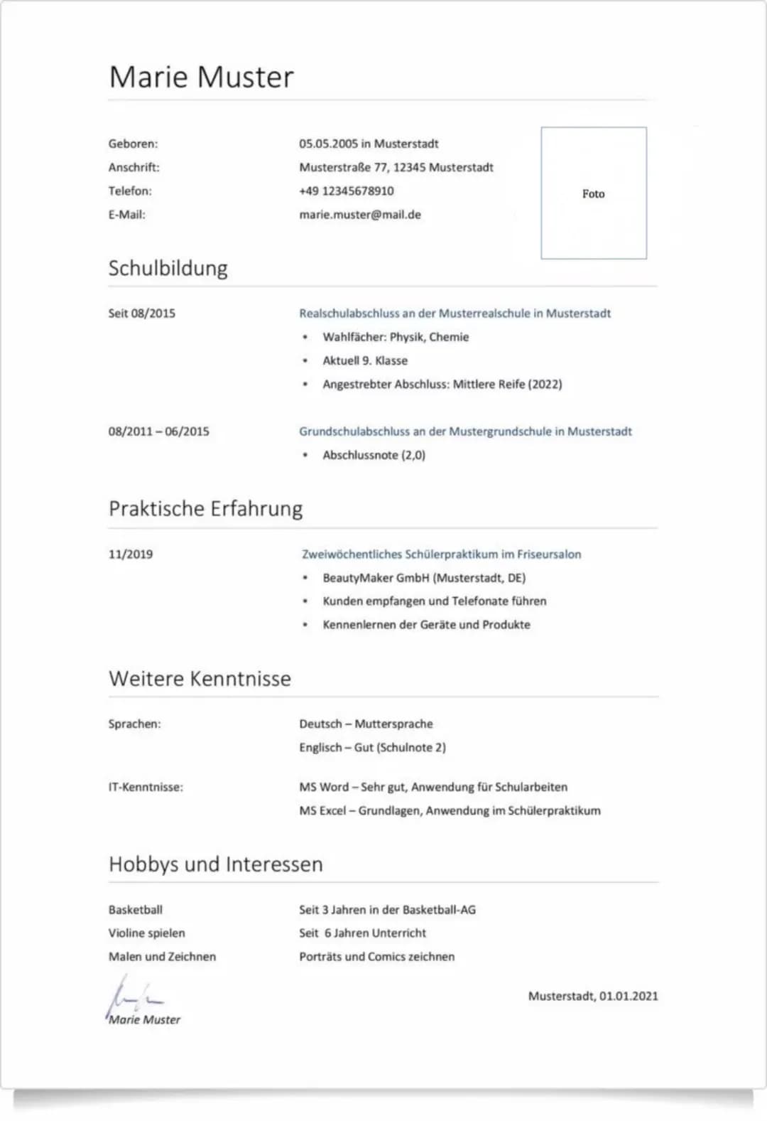 Arbeitgeber GmbH
Name Nachname
Straße 123
12345 Musterstadt
Bewerbung um ein Praktikum als
Aktuell gehe ich in der
Schwerpunkten
Sehr geehrt