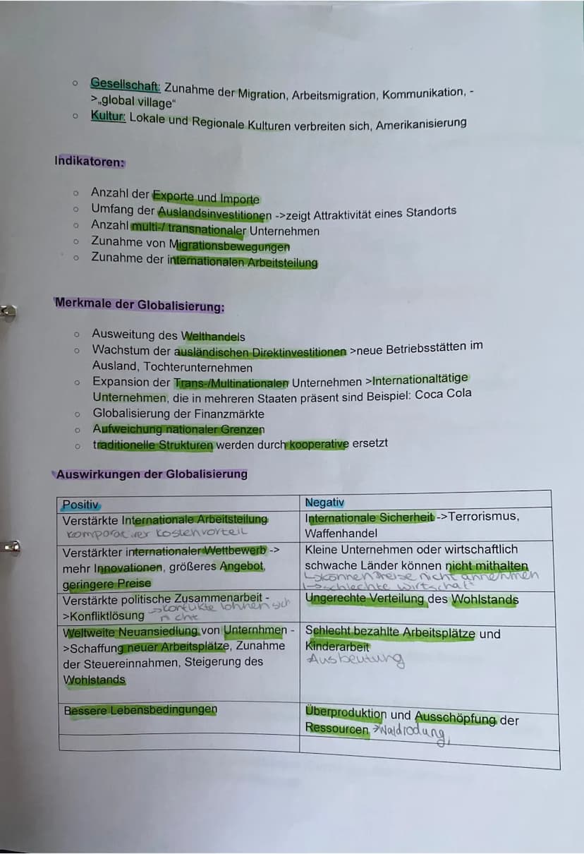 Globalisierung
Definition: Prozess einer weltweiten Verflechtung von Staaten, Märkten, Gütern,
Kapital, Informationen und Menschen und Entst
