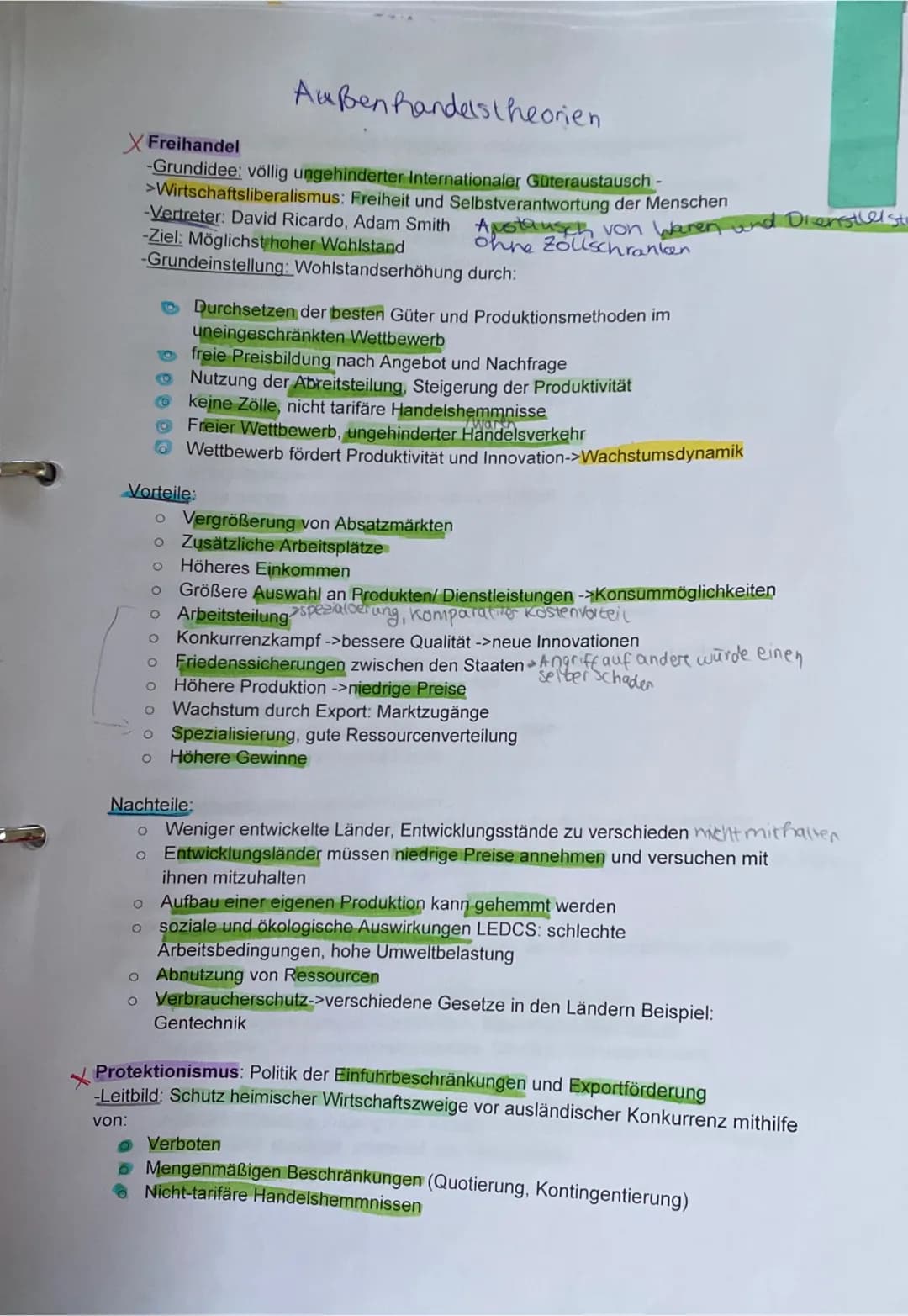 Globalisierung
Definition: Prozess einer weltweiten Verflechtung von Staaten, Märkten, Gütern,
Kapital, Informationen und Menschen und Entst