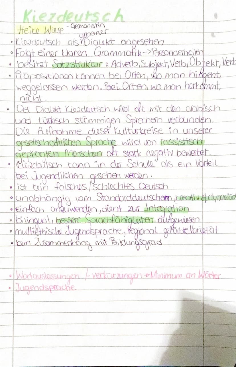 Kiez deutsch - Möglichkeiten
Diona Matossek - Linguistin
• von aweisprachigen Migranten geprägte Varietāt
Kutzdeutsch" -> "Weglassen von Art