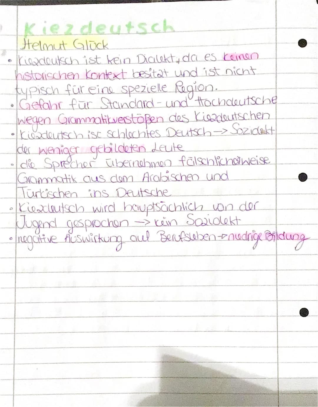 Kiez deutsch - Möglichkeiten
Diona Matossek - Linguistin
• von aweisprachigen Migranten geprägte Varietāt
Kutzdeutsch" -> "Weglassen von Art