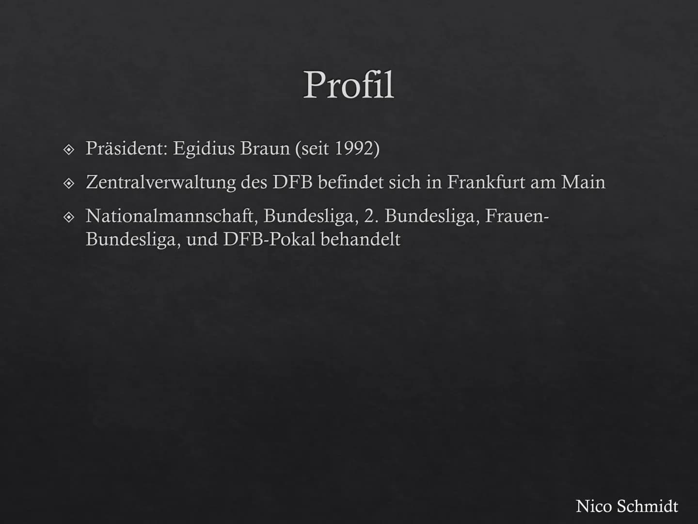 Fußball in Deutschland
Nico Schmidt Deutscher Fußball-Bund
DEUTSCHER
明
FUSSBALL-BUND
Nico Schmidt Geschichte
A
Am 28. Januar 1900 gegründet
