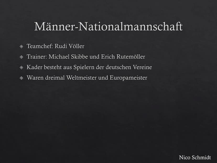 Fußball in Deutschland
Nico Schmidt Deutscher Fußball-Bund
DEUTSCHER
明
FUSSBALL-BUND
Nico Schmidt Geschichte
A
Am 28. Januar 1900 gegründet
