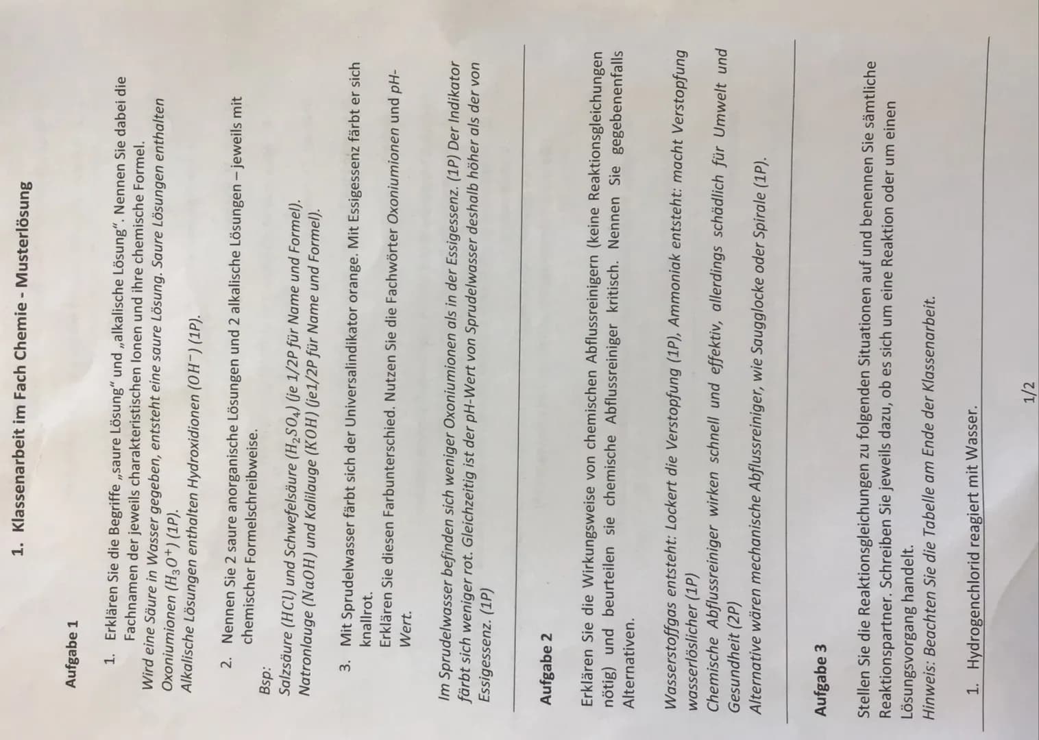 1P Ausgangstoffe, 1P Endstoffe und 1P Beschriftung
2. Dihydrogensulfat reagiert mit Wasser zu Schwefelsäure.
Achtung: 2 Reaktionsgleichungen